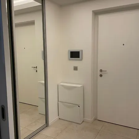 Serene & Private Garden Oasis Apartman
