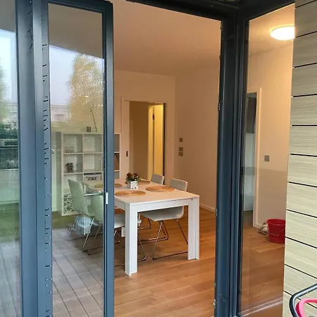 Serene & Private Garden Oasis Apartment Prague